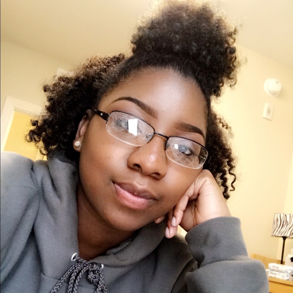 Meet your Posher, Yasmin